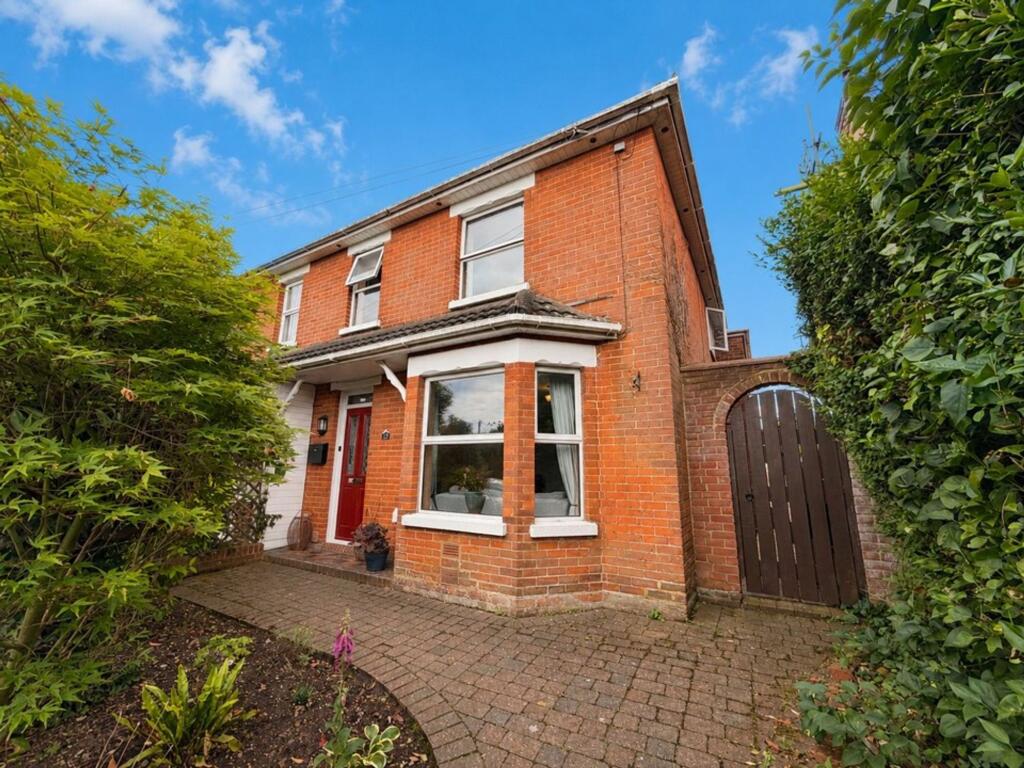 Main image of property: Southampton Road, Ringwood, BH24