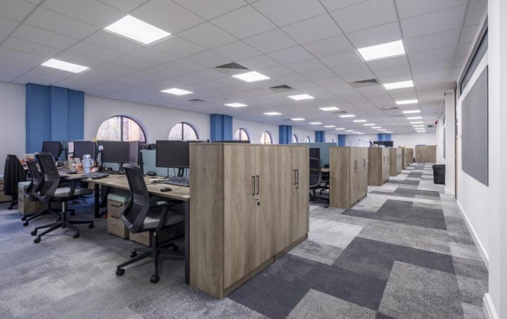 Open Plan Desks .jpg