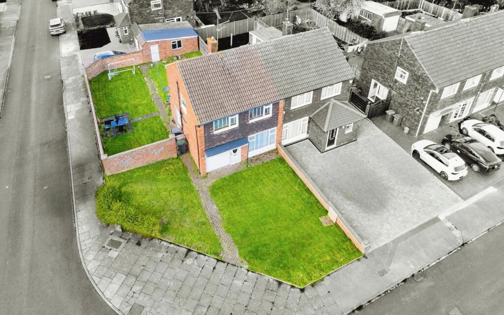 Main image of property: Stanmore Crescent, Luton, Bedfordshire, LU3