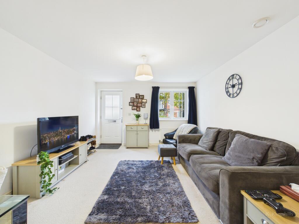 Apartment in Hemel Hempstead - View 2
