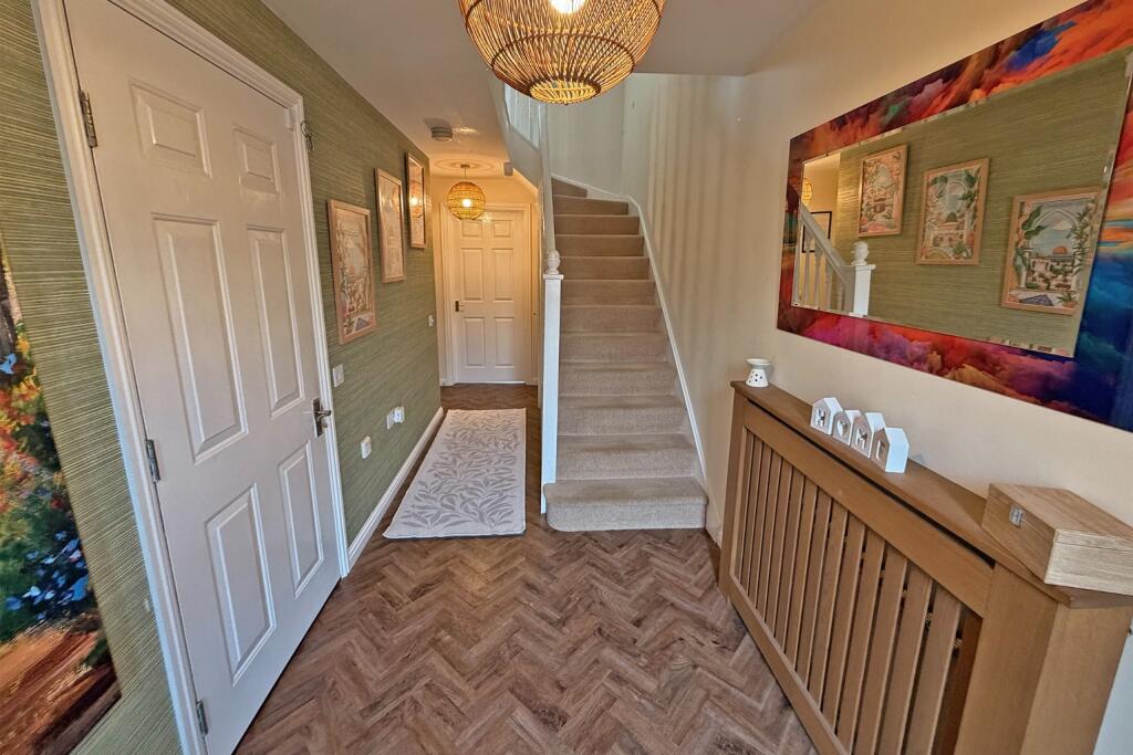 House in Hemel Hempstead, Totteridge - View 2