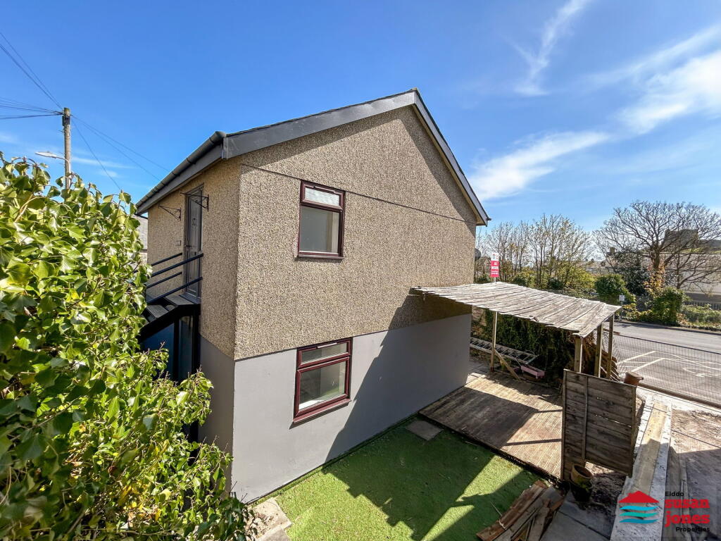 Main image of property: Y Maes, Cricieth|Criccieth, LL52