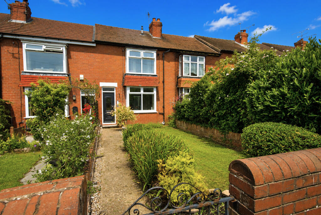 2-bed semi-detached on Worksop Road, Tickhill, Doncaster, £160,000