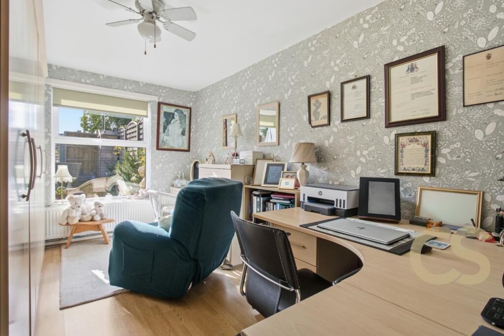 House in Enfield - More