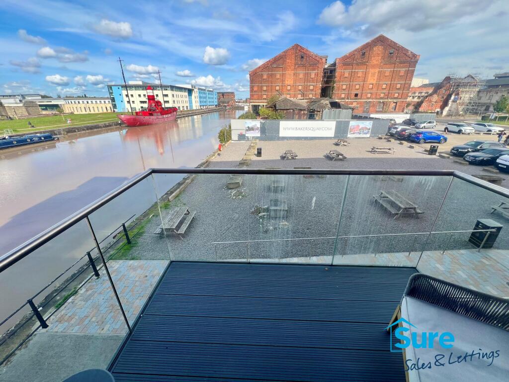 Apartment in Gloucester, Gloucester Quays, Linden - More
