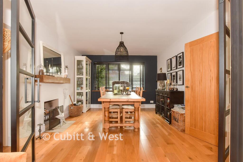 House in Mid Sussex, East Grinstead - View 5