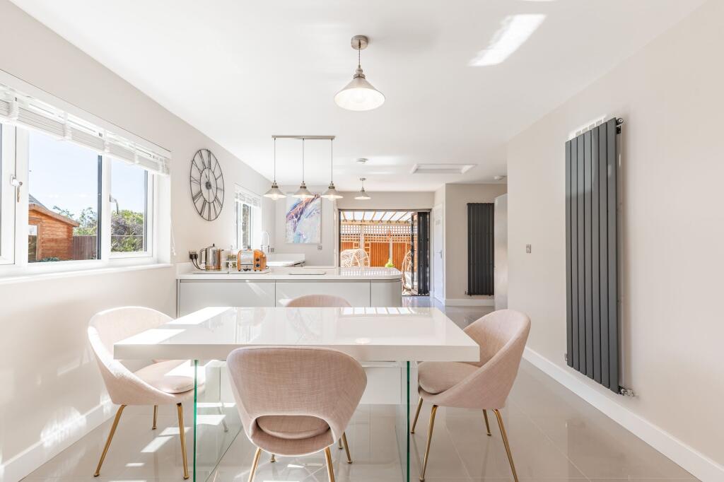 Immaculately Presented Single Story Residence in Horning photo 3