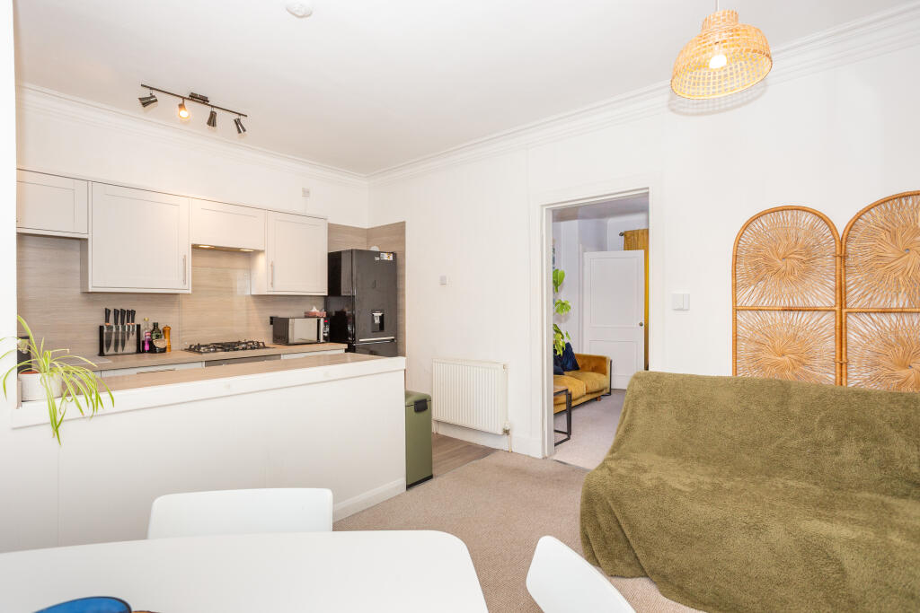 Apartment in Dumfries, Ryedale - View 3