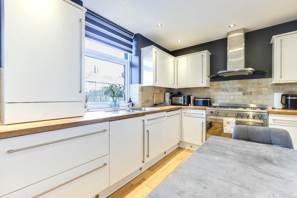 Bateson Street, Bradford, West Yorkshire, BD10 photo 4