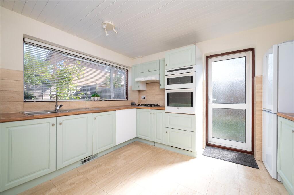 Pine Grove, Bricket Wood, St. Albans, Hertfordshire - View 2