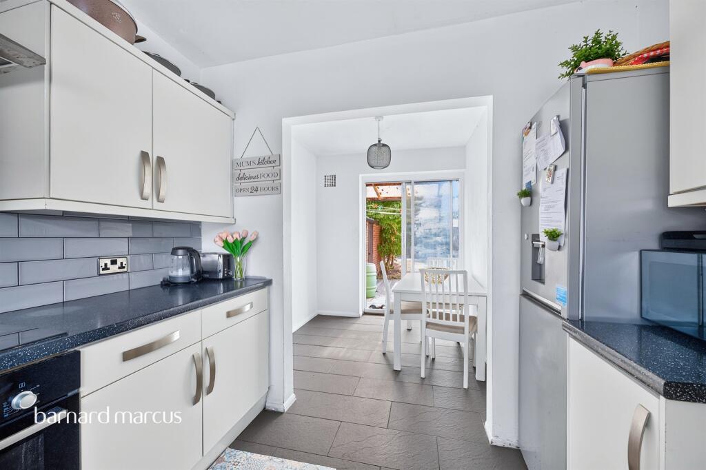 House in Tadworth - View 5