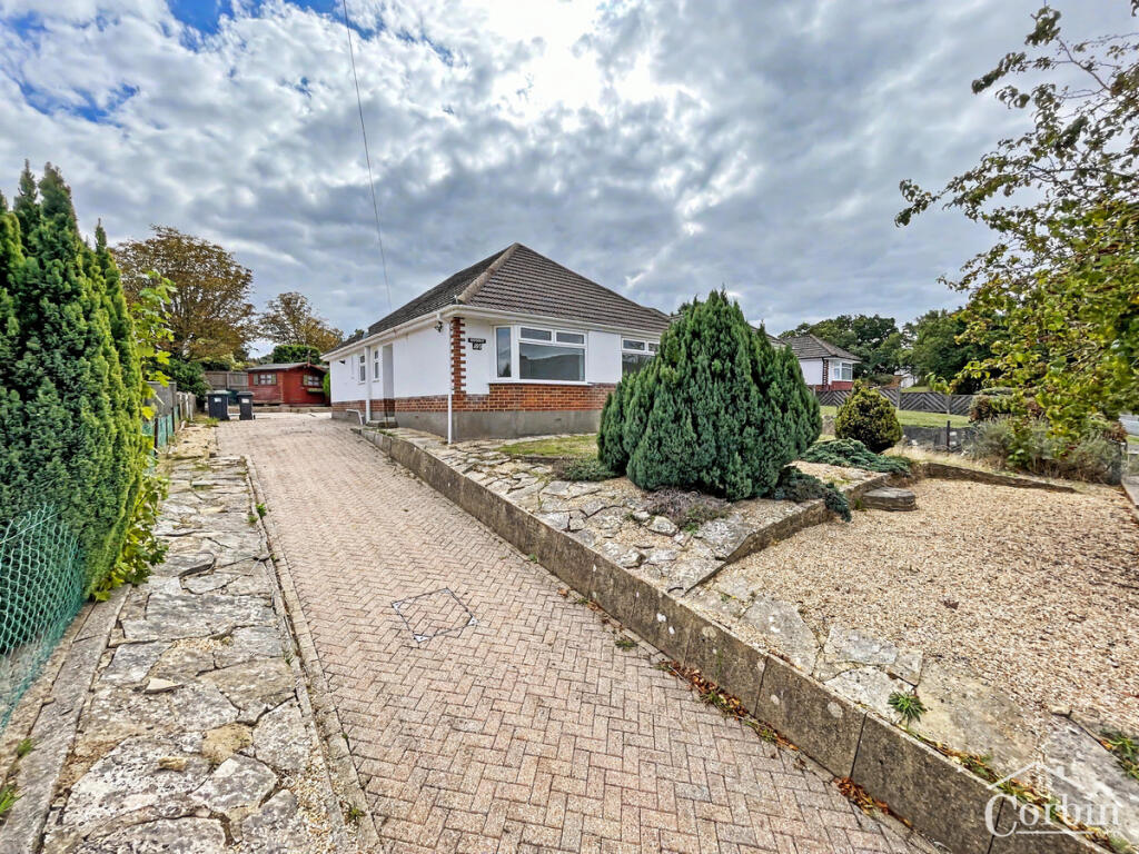 Main image of property: East Howe Lane, Bournemouth, BH10 5