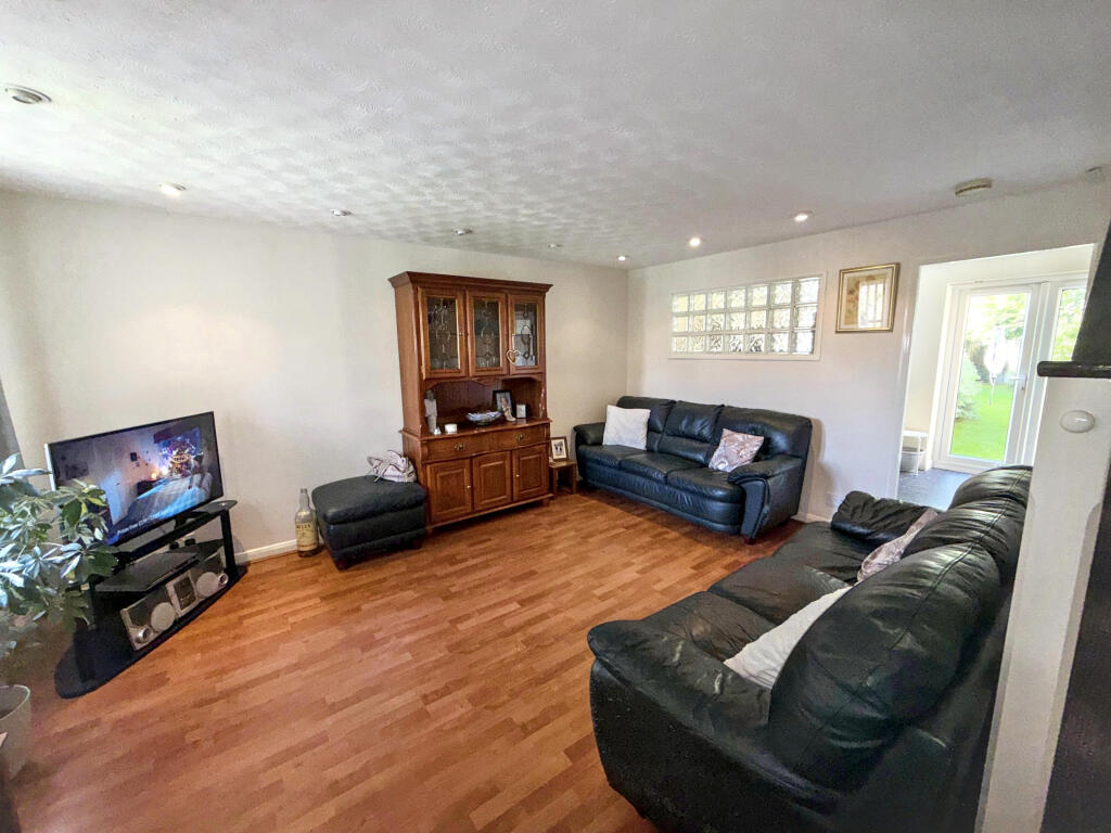 Waterdale Drive, Whitefield, Bury photo 3