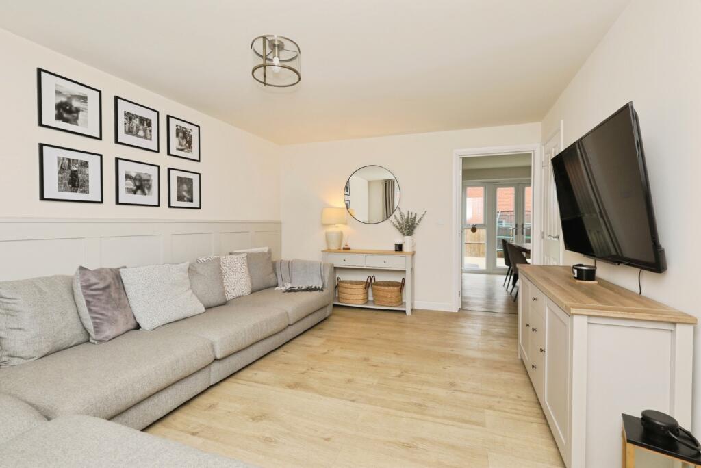 Colliers Place, Dinnington, Sheffield, South Yorkshire, S25 photo 3