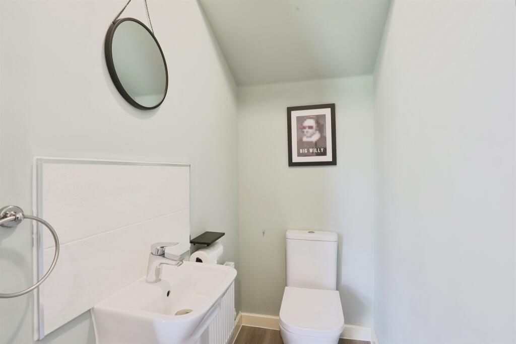 Parker Close, Brize Norton, Carterton photo 4
