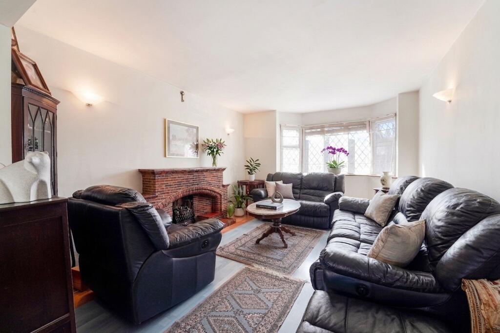 Tattenham Way, Burgh Heath, KT20 photo 3