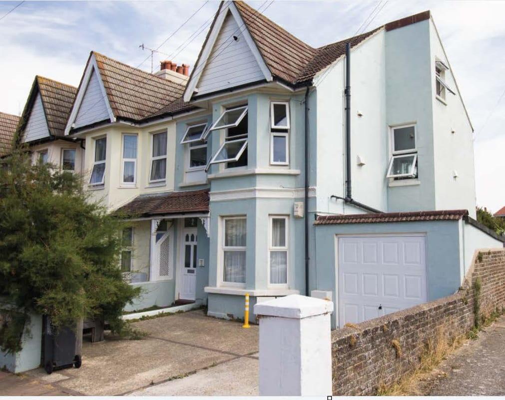 Apartment in Worthing, West Sussex - View 5
