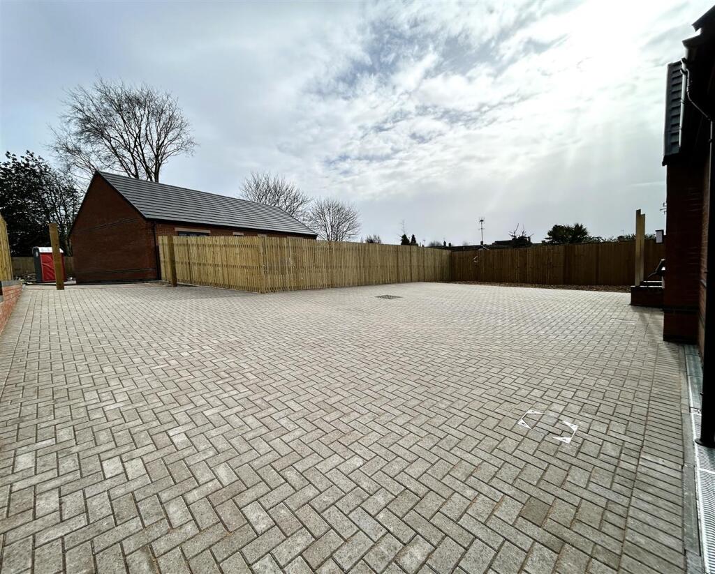 St Johns Drive, Kilburn, Belper photo 4