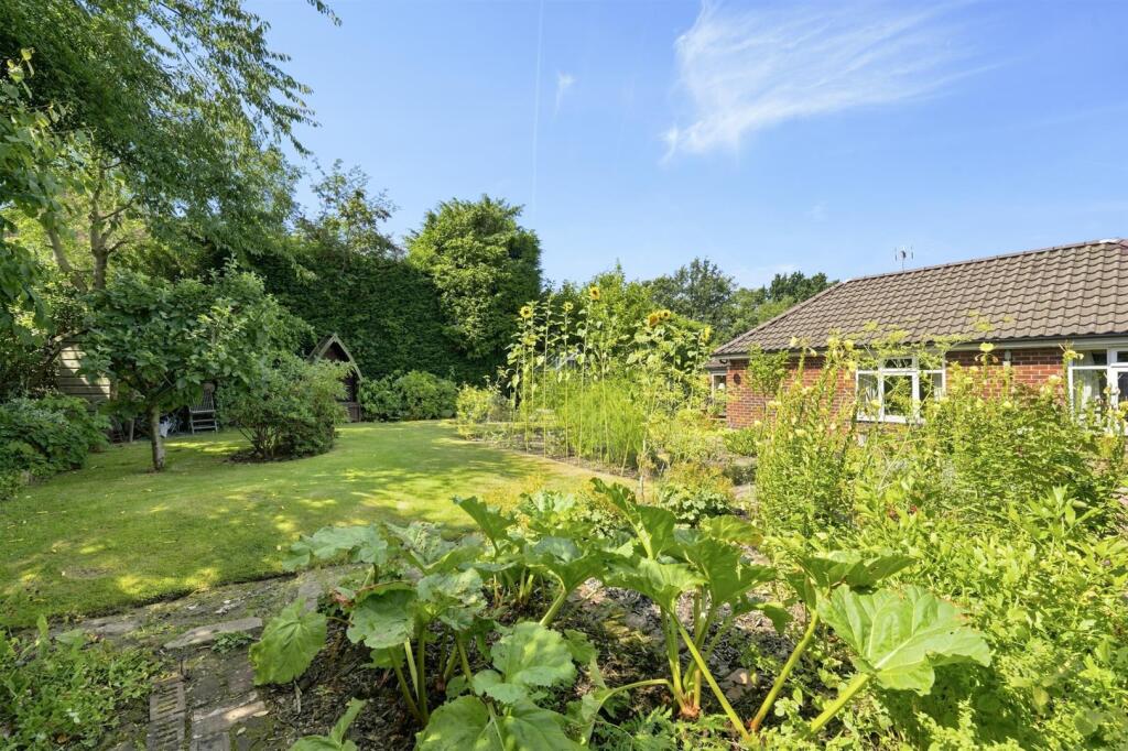 House in Macclesfield, Tytherington - View 4