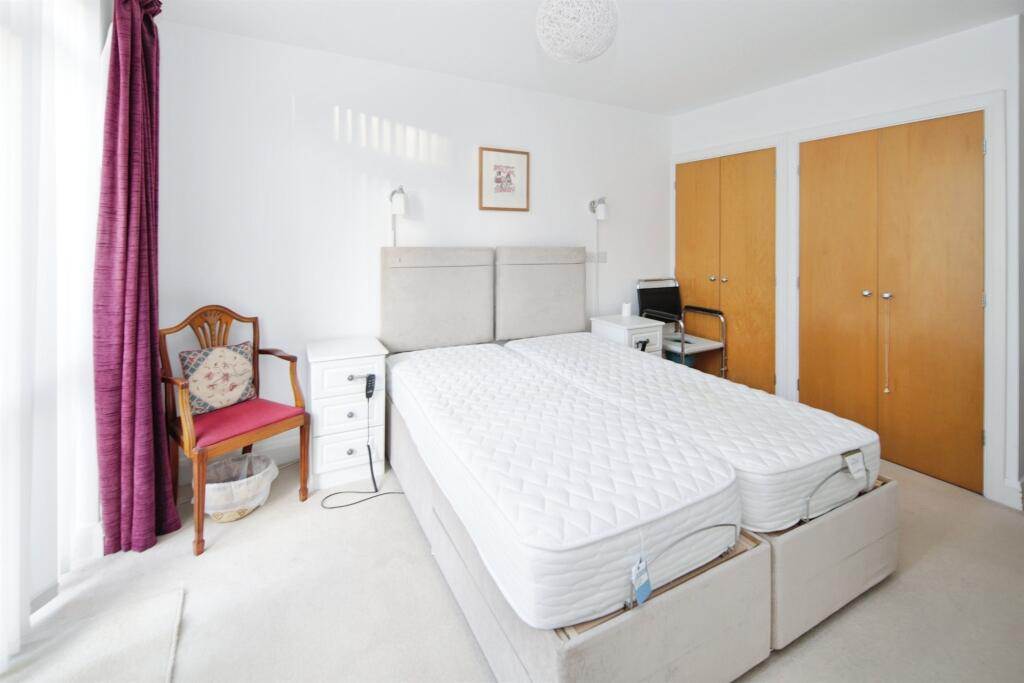 Apartment in Warwick, Kenilworth - View 4