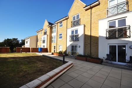 Main image of property: 65 Walsworth Road, Hitchin, SG4