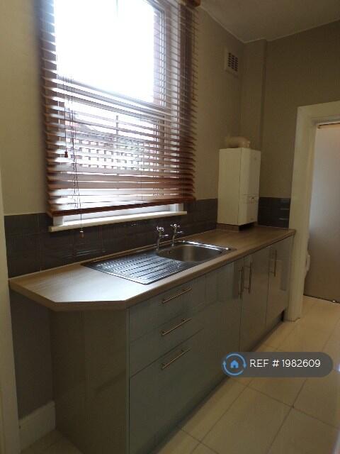2 bedroom end of terrace house for rent