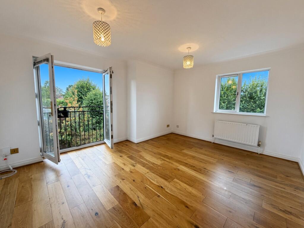 Apartment in Guildford - More