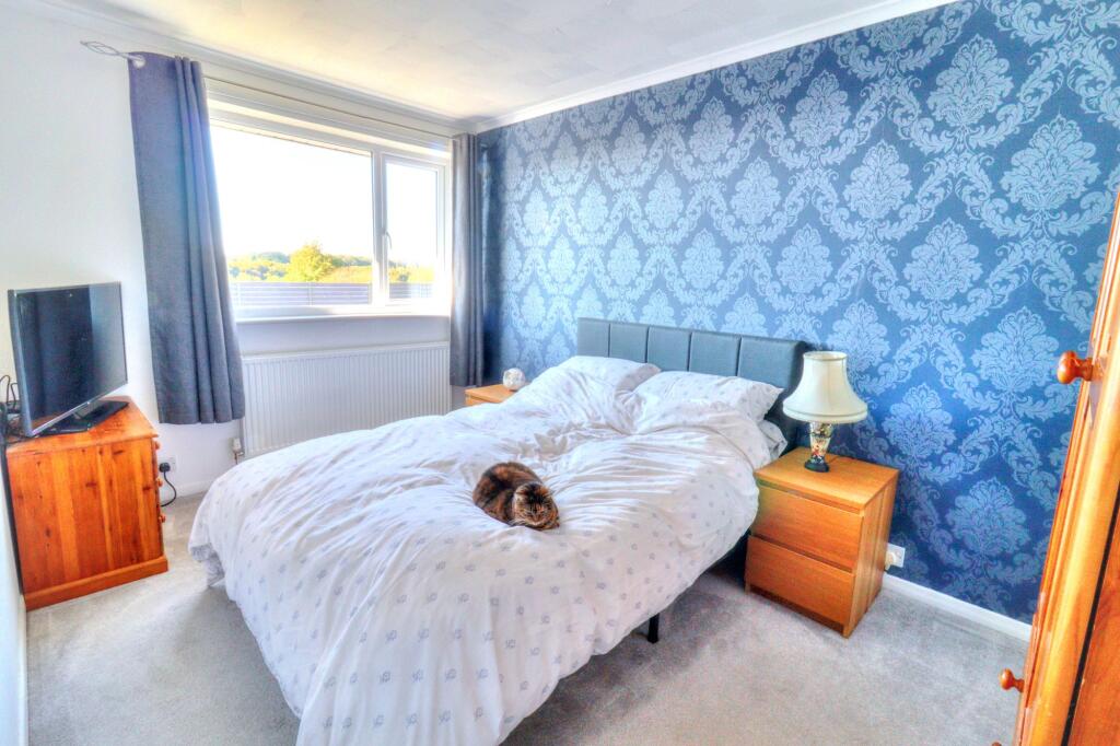 House in Stokenchurch, Buckinghamshire - More