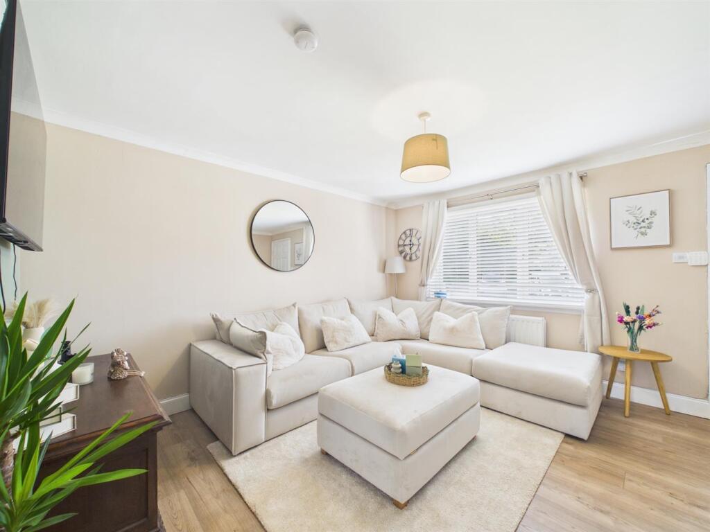 House in Elderslie, Lounsdale - View 2