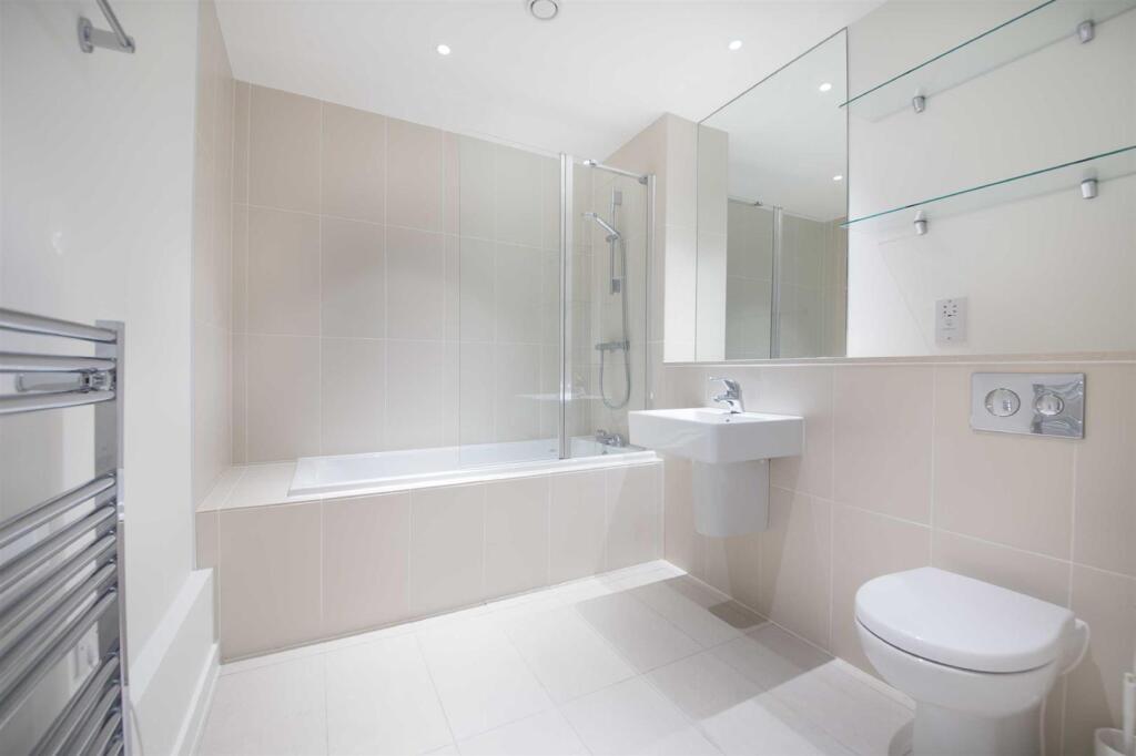 Apartment in London - More