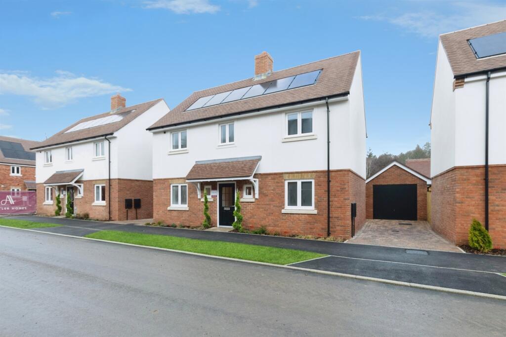 Main image of property: Daggons Road, Alderholt, Fordingbridge
