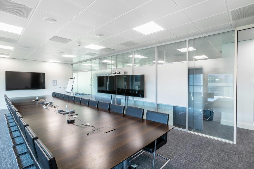 Nissan Building 063.jpg