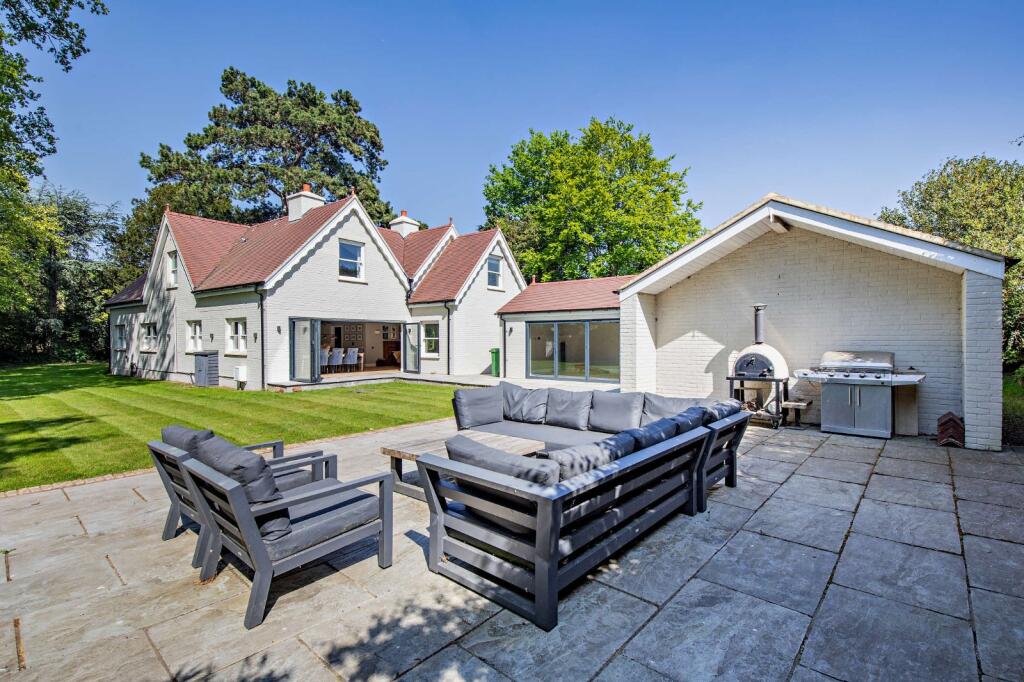 House in Datchet, Windsor and Maidenhead - View 3