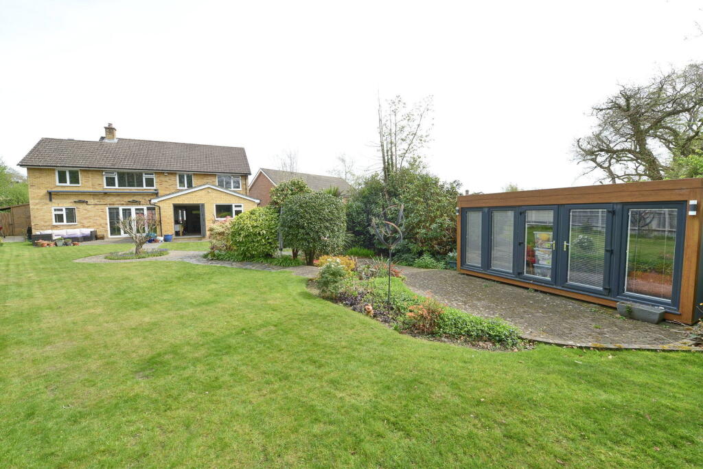 House in Guildford - View 2