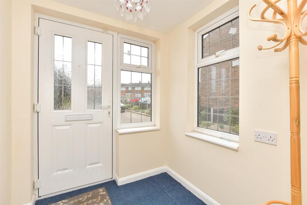 House in Tonbridge and Malling, East Malling and Larkfield - More
