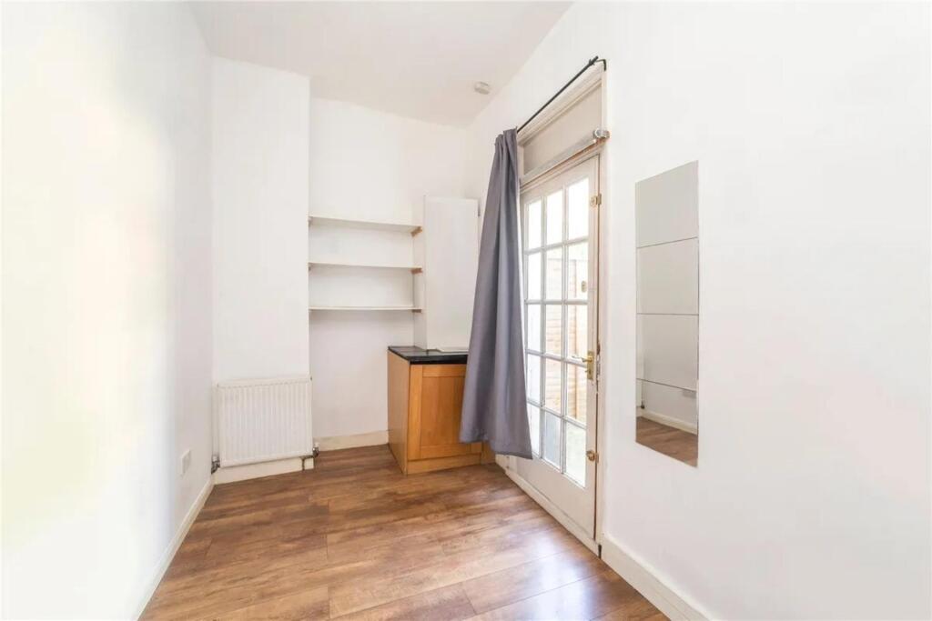 Apartment in London - More