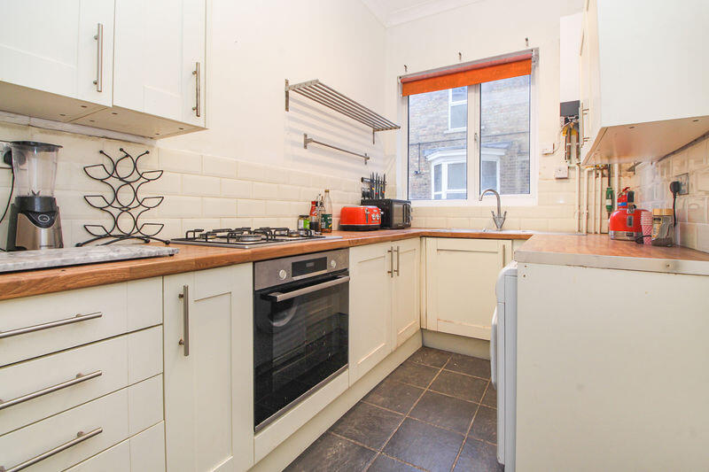 Chaucer Road, Bedford, MK40 photo 3