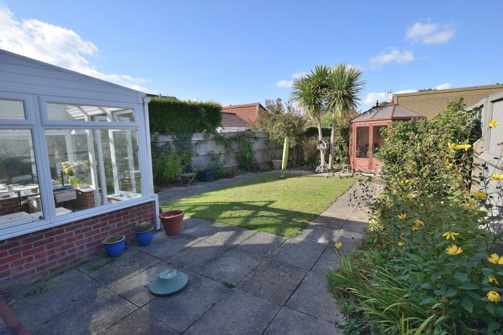 Blair Close, New Milton, Hampshire. BH25 5UP photo 3
