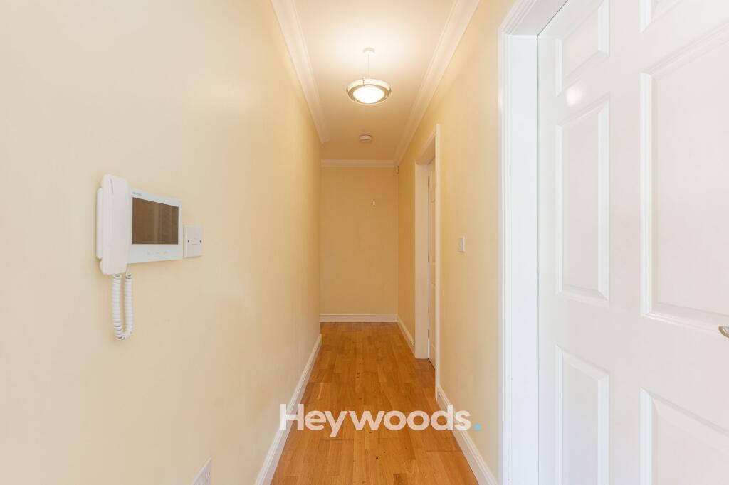 Apartment in Newcastle-under-Lyme, Hempstalls - View 5