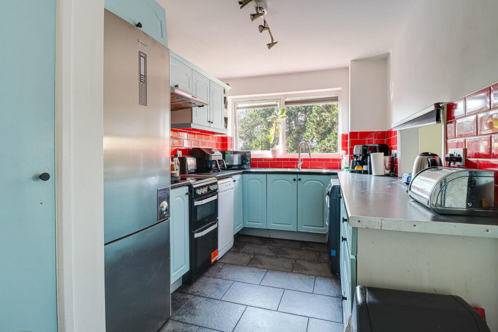 Crosthwaite Court, Harpenden, Hertfordshire, AL5 photo 4