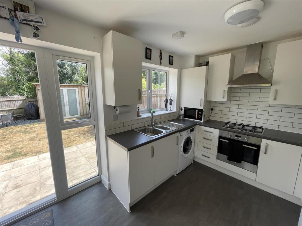 Sparkes Drive, Whaddon, Salisbury photo 3