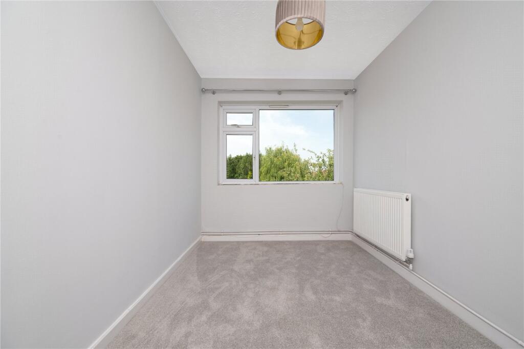 Apartment in St Albans - More