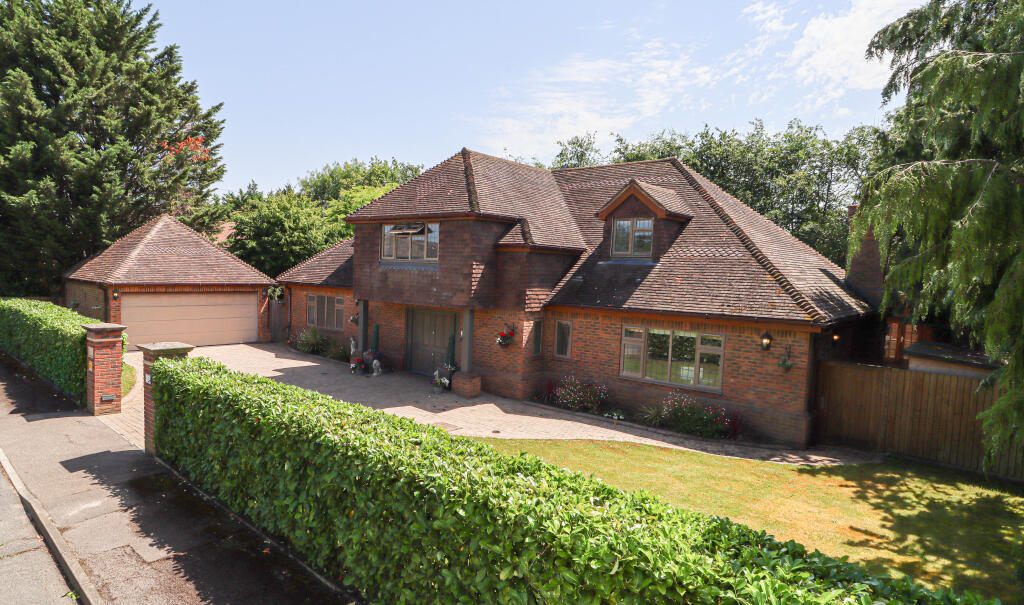 Main image of property: Wheatfield Avenue, Harpenden, Hertfordshire, AL5