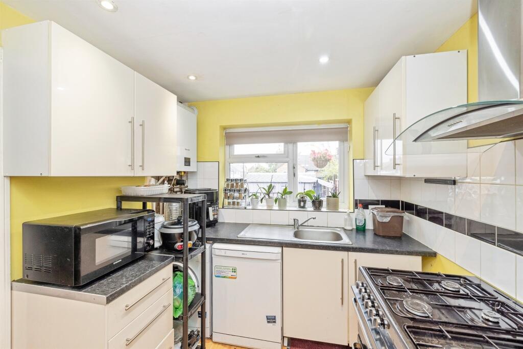House in Three Rivers, Hertfordshire - View 4
