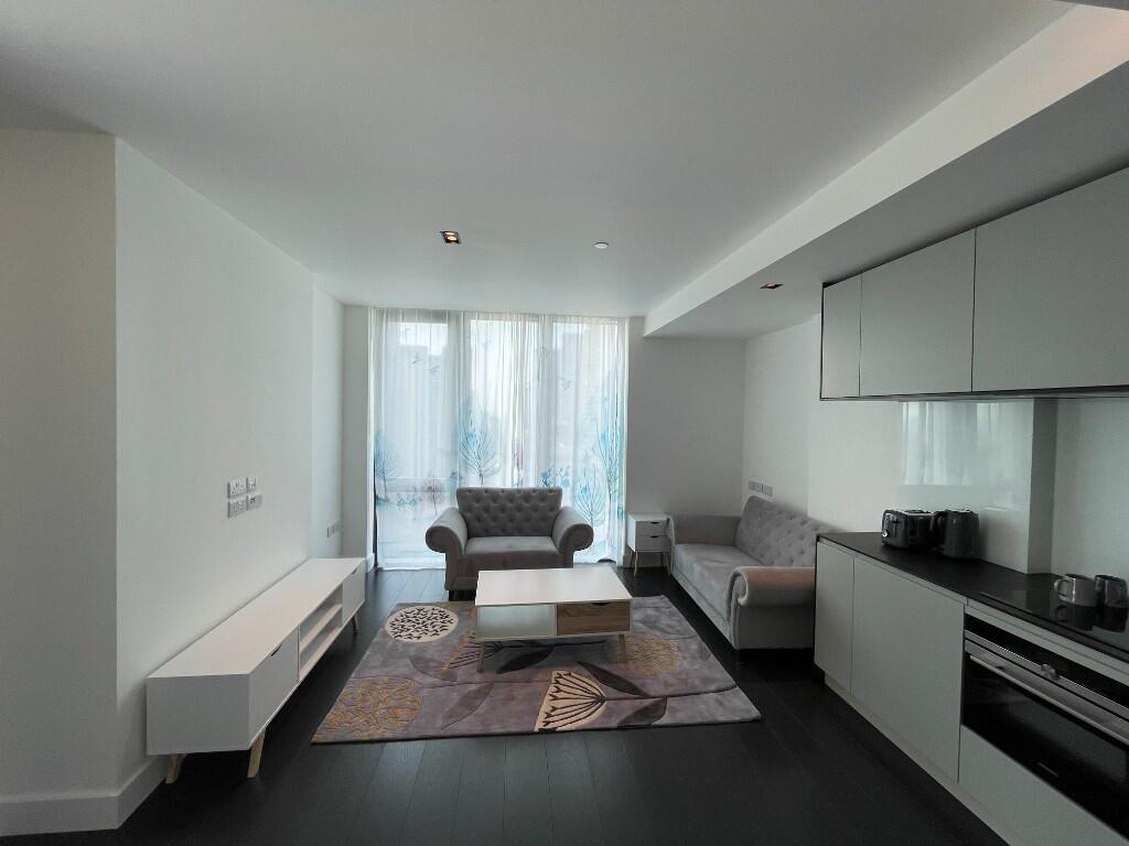 Apartment in London, St John's Estate, Isle of Dogs - View 4