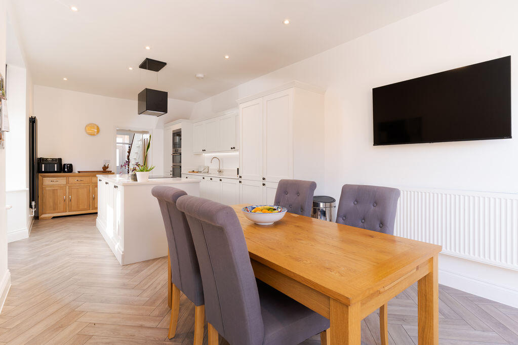 House in Newport - View 5