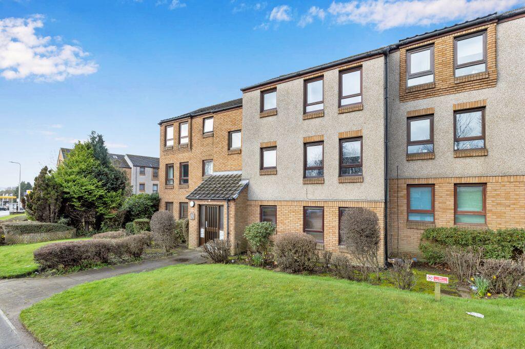 Main image of property: 16 (flat 2), South Maybury, Corstorphine, Edinburgh, EH12 8NX
