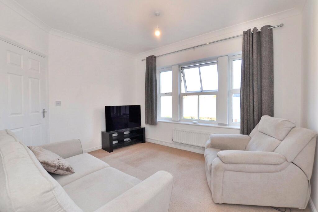 Apartment in Gloucester - View 2