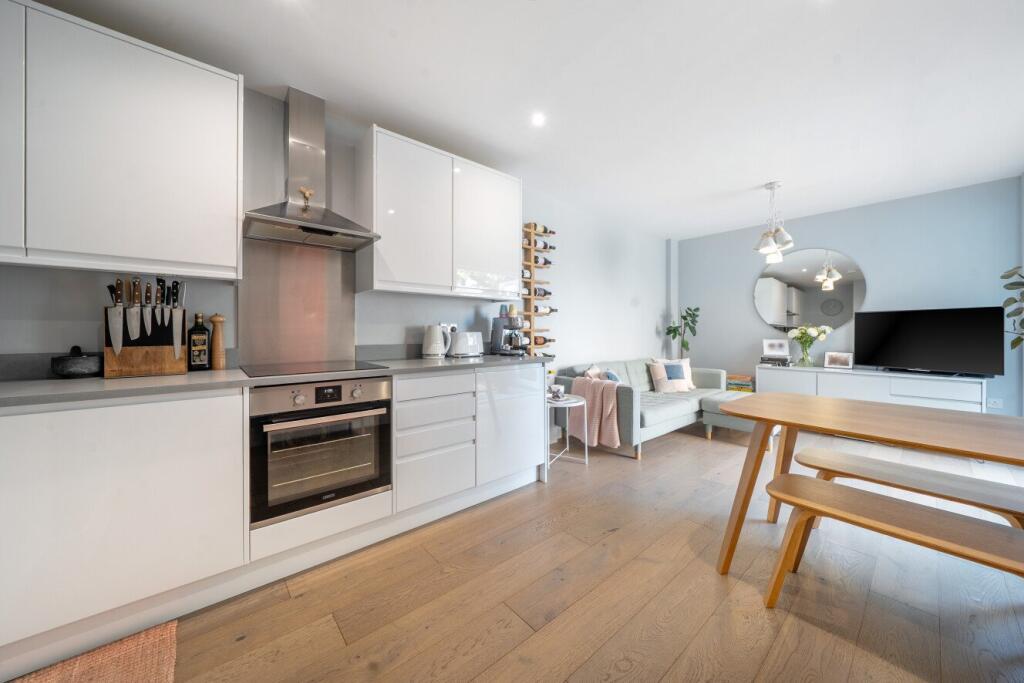 Main image of property: Longmans Mews, London, SW20