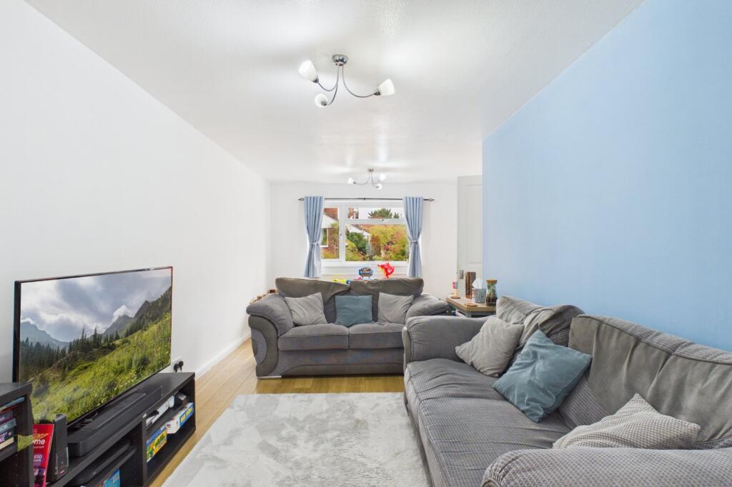 House in White Waltham, Windsor and Maidenhead - View 2